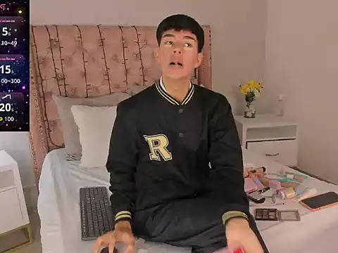 Snapshot of noah_lewiss chatting on February 2026 10:25:01 AM noah lewiss online show from February 2026 10:25:01 AM