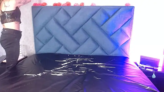 Snapshot of Lia_tomson chatting on February 2026 07:04:01 PM Lia tomson online show from February 2026 07:04:01 PM