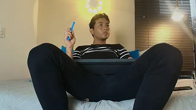 Snapshot of Damon_Salvarote_S chatting on February 2026 08:01:01 PM Damon Salvarote S online show from February 2026 08:01:01 PM