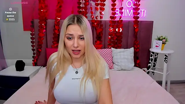 MIla Stunning online show from February 2026 01:21:02 AM