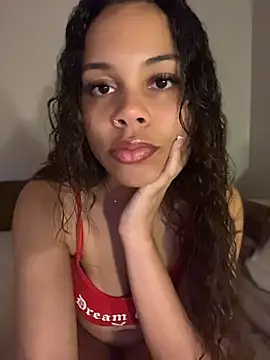 Snapshot of Petite_Baddie chatting on June 2026 04:47:02 AM Petite Baddie online show from June 2026 04:47:02 AM