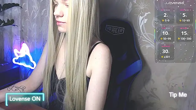 Snapshot of Shiny_Victoria chatting on May 2026 07:59:02 AM Shiny Victoria online show from May 2026 07:59:02 AM