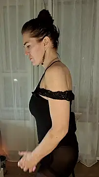 Snapshot of Bella_Velour chatting on February 2026 11:33:02 PM Bella Velour online show from February 2026 11:33:02 PM