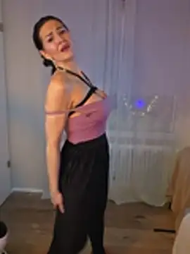 Snapshot of Bella_Velour chatting on March 2026 07:15:01 AM Bella Velour online show from March 2026 07:15:01 AM