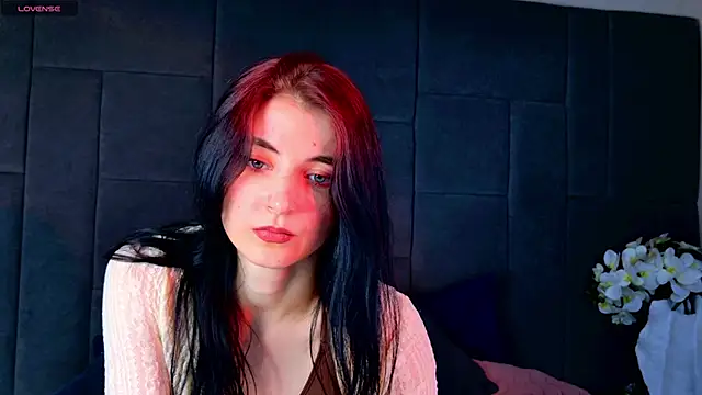 NicoleLuxe online show from May 2026 06:04:02 PM