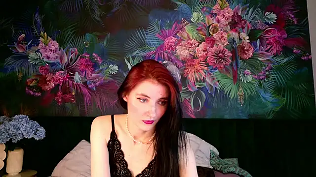 NicoleLuxe online show from May 2026 07:08:02 PM