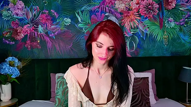 NicoleLuxe online show from July 2026 05:37:02 PM