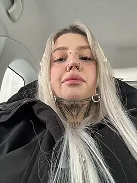 Snapshot of Chiibi chatting on February 2026 09:52:01 AM Chiibi online show from February 2026 09:52:01 AM