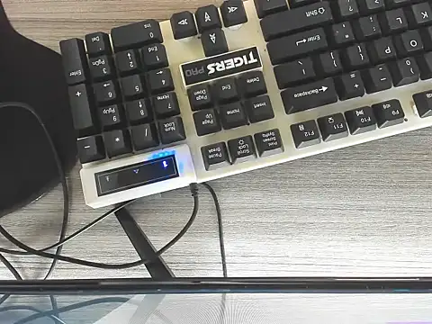 Snapshot of Maggiebitchx chatting on February 2026 08:39:01 PM Maggiebitchx online show from February 2026 08:39:01 PM