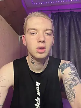 Snapshot of OskarMil chatting on February 2026 03:10:01 PM OskarMil online show from February 2026 03:10:01 PM