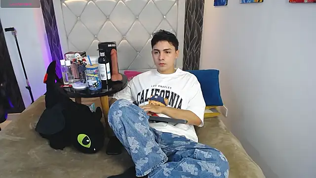 Samu Hott online show from March 2026 08:24:01 PM