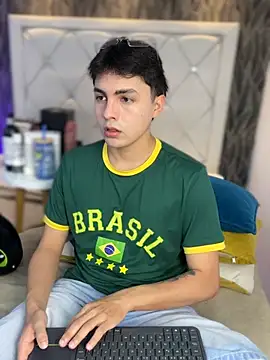 Samu Hott online show from April 2026 08:21:01 PM