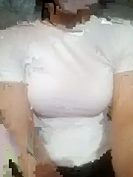 Snapshot of quynhlyyy chatting on April 2026 01:25:01 AM quynhlyyy online show from April 2026 01:25:01 AM