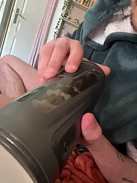 Piratee666 online show from April 2026 07:19:01 AM