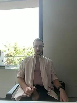 Snapshot of ItalianAlex chatting on June 2026 10:06:02 AM ItalianAlex online show from June 2026 10:06:02 AM