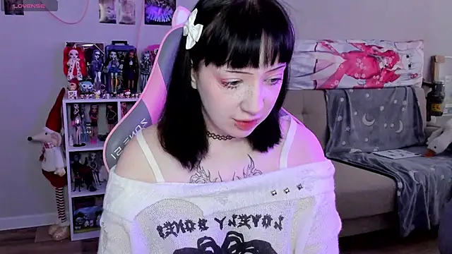 Snapshot of MollysLand chatting on February 2026 07:45:01 AM MollysLand online show from February 2026 07:45:01 AM