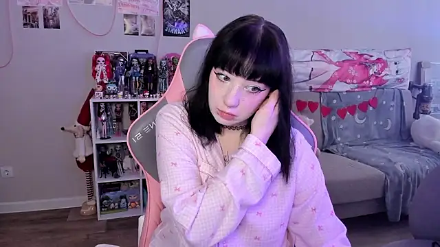 Snapshot of MollysLand chatting on February 2026 07:39:02 AM MollysLand online show from February 2026 07:39:02 AM