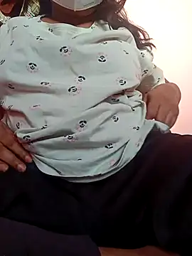 Snapshot of vyshali_vyshu chatting on February 2026 12:11:01 PM vyshali vyshu online show from February 2026 12:11:01 PM