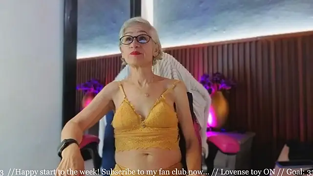 miss monserrate01 online show from February 2026 01:11:01 PM