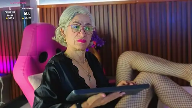 miss monserrate01 online show from April 2026 01:46:02 PM
