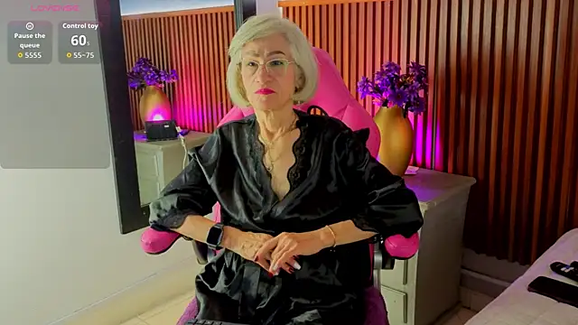 miss monserrate01 online show from May 2026 01:39:02 PM