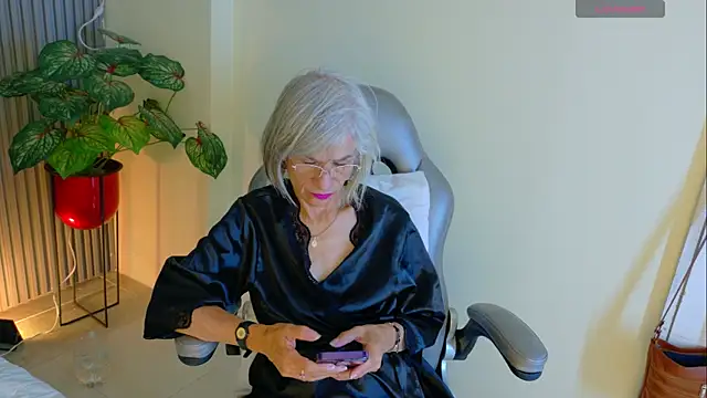 miss monserrate01 online show from July 2026 02:31:01 PM