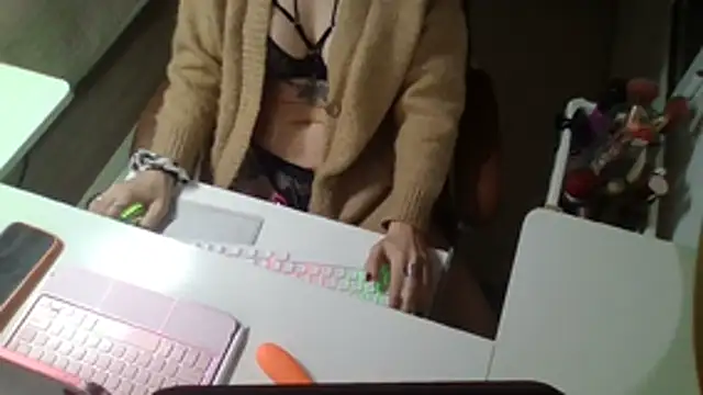 Snapshot of hipotenusa chatting on February 2026 07:46:02 AM hipotenusa online show from February 2026 07:46:02 AM