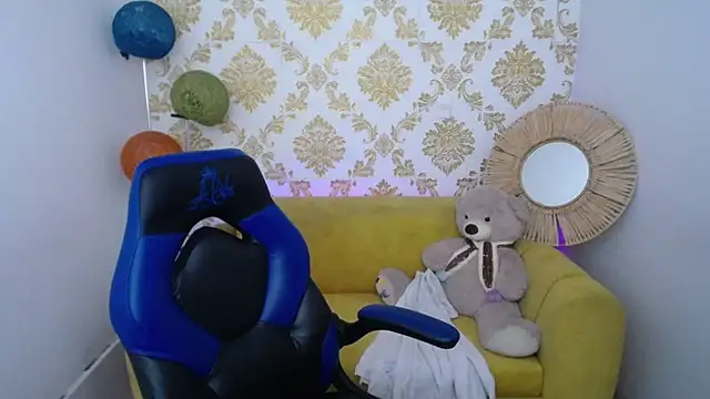 ALISS M  online show from February 2026 09:11:02 PM