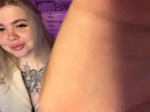 AidraLegend online show from February 2026 05:06:02 PM