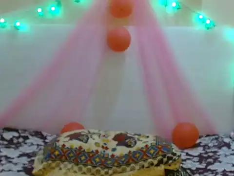 Snapshot of LIZNA_0 chatting on February 2026 04:49:02 PM LIZNA 0 online show from February 2026 04:49:02 PM