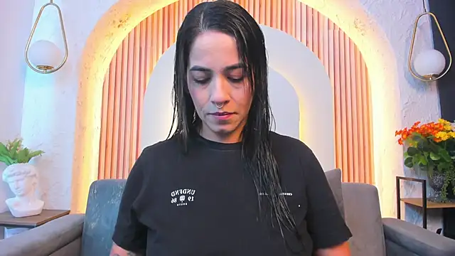 violet scott  online show from May 2026 10:54:01 AM