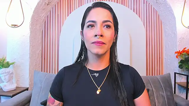 violet scott  online show from May 2026 10:21:01 AM