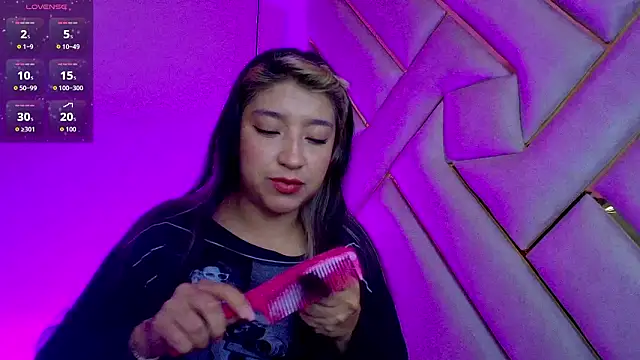 Snapshot of Dahiana_Dmour_ chatting on February 2026 01:33:02 PM Dahiana Dmour online show from February 2026 01:33:02 PM