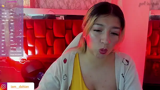 Snapshot of Dahiana_Dmour_ chatting on June 2026 01:57:02 PM Dahiana Dmour online show from June 2026 01:57:02 PM