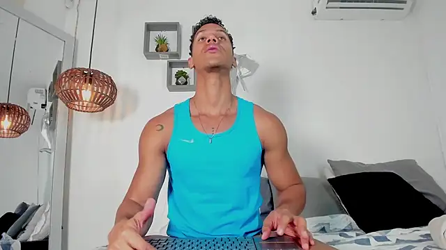 Snapshot of Royland_Vega chatting on February 2026 11:48:01 AM Royland Vega online show from February 2026 11:48:01 AM