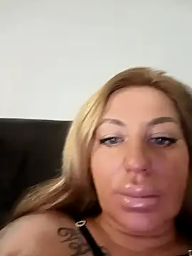 MiaMooly online show from January 2026 04:53:01 PM