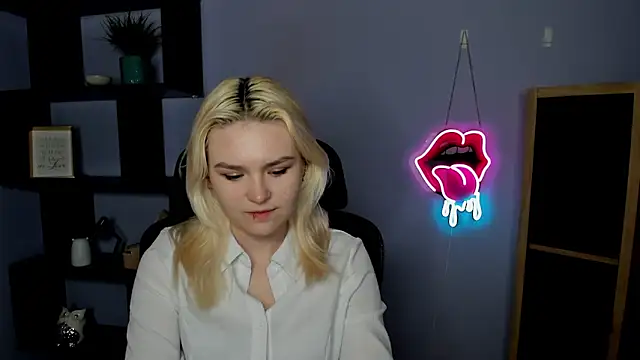 SweetLilyxo online show from March 2026 07:26:02 AM