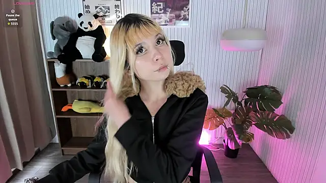 Laukyubey1 online show from March 2026 08:01:01 PM