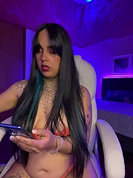 Annie Alicee online show from February 2026 03:23:01 PM