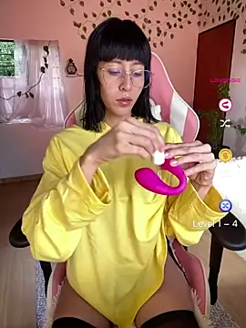 Capricornmystic1 online show from May 2026 12:23:02 PM