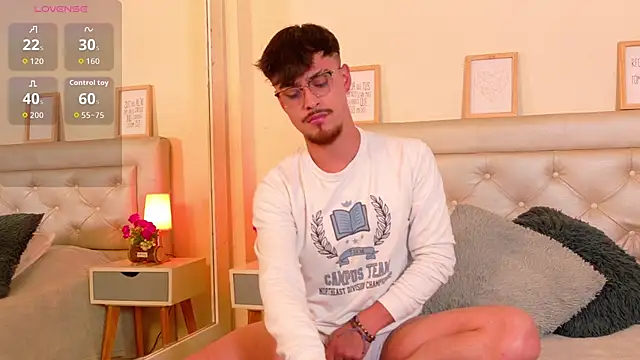 Snapshot of Aiden_Gray chatting on February 2026 08:49:02 PM Aiden Gray online show from February 2026 08:49:02 PM