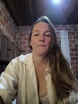 Snapshot of Loirinha_surf chatting on February 2026 07:31:02 AM Loirinha surf online show from February 2026 07:31:02 AM