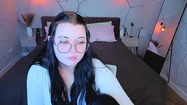 Kira G0ld online show from May 2026 09:17:02 AM