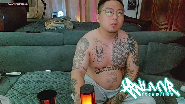 fxckuno online show from April 2026 06:46:01 PM