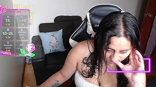 MeliisaRobers online show from April 2026 04:15:02 PM