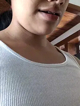 Snapshot of Julieta_Parker chatting on February 2026 04:05:02 PM Julieta Parker online show from February 2026 04:05:02 PM