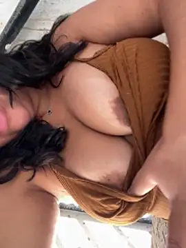 Snapshot of Adriputinha chatting on February 2026 03:02:01 PM Adriputinha online show from February 2026 03:02:01 PM