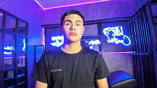 FemNoa online show from February 2026 01:23:01 PM