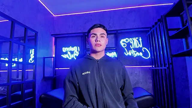 FemNoa online show from February 2026 01:08:02 PM