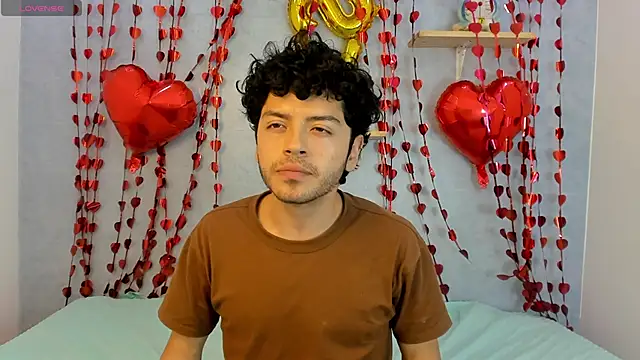 Snapshot of Eliotkinky chatting on February 2026 07:59:01 PM Eliotkinky online show from February 2026 07:59:01 PM